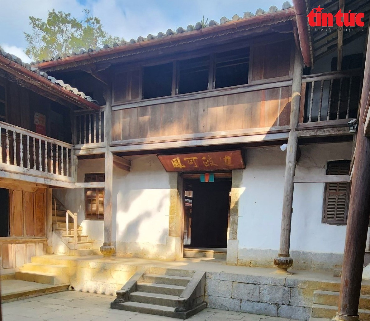 Ve dep tram mac noi dinh thu ho Vuong thu hut du khach-Hinh-3