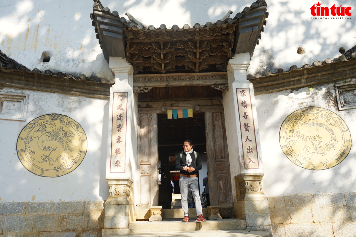 Ve dep tram mac noi dinh thu ho Vuong thu hut du khach-Hinh-5