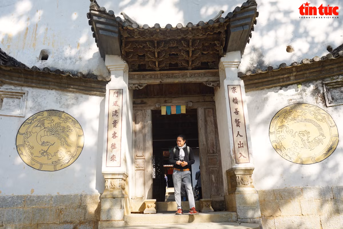 Ve dep tram mac noi dinh thu ho Vuong thu hut du khach-Hinh-5