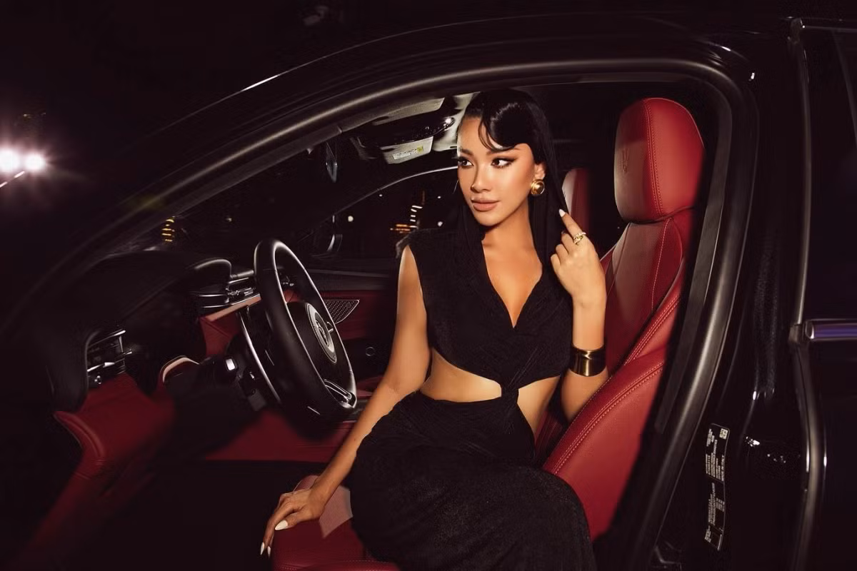 Vi sao nhieu nguoi dep bo danh hieu a hau?