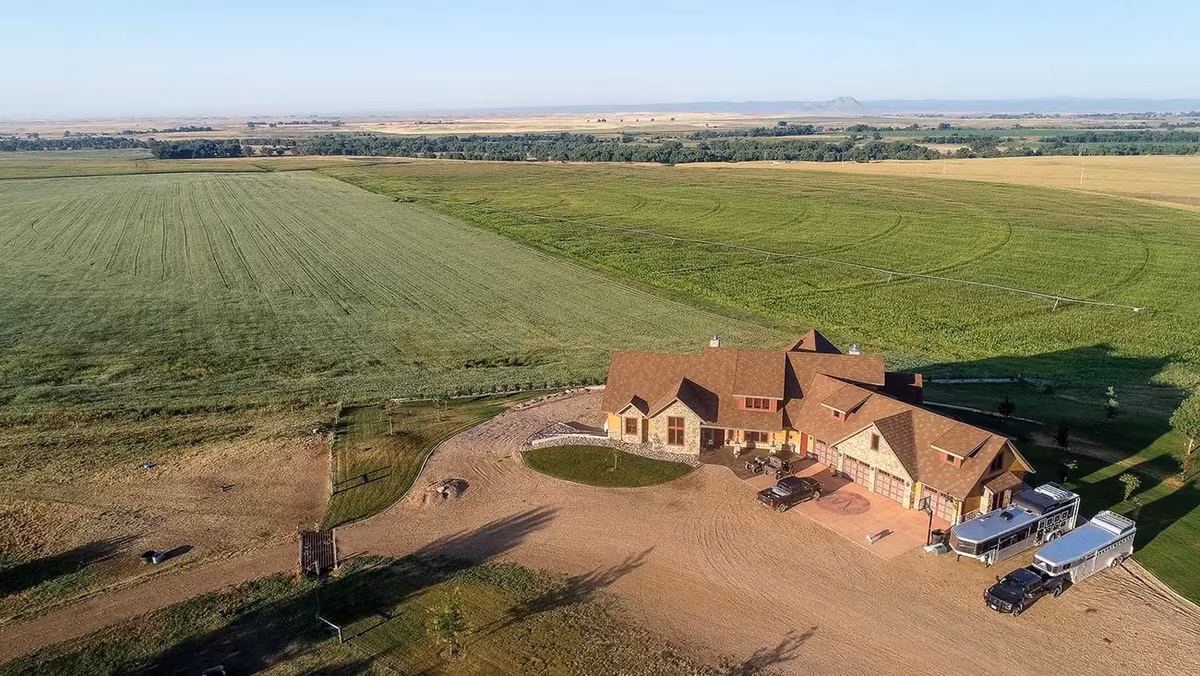 Trang trai 37 trieu USD cua nguoi dan ong trung xo so doc dac