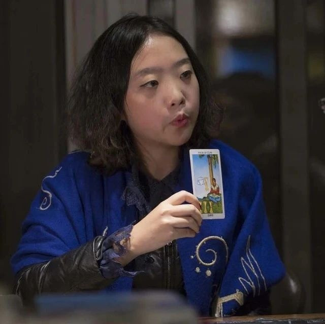 Gioi tre Trung Quoc tim den tarot xin tu van tinh yeu