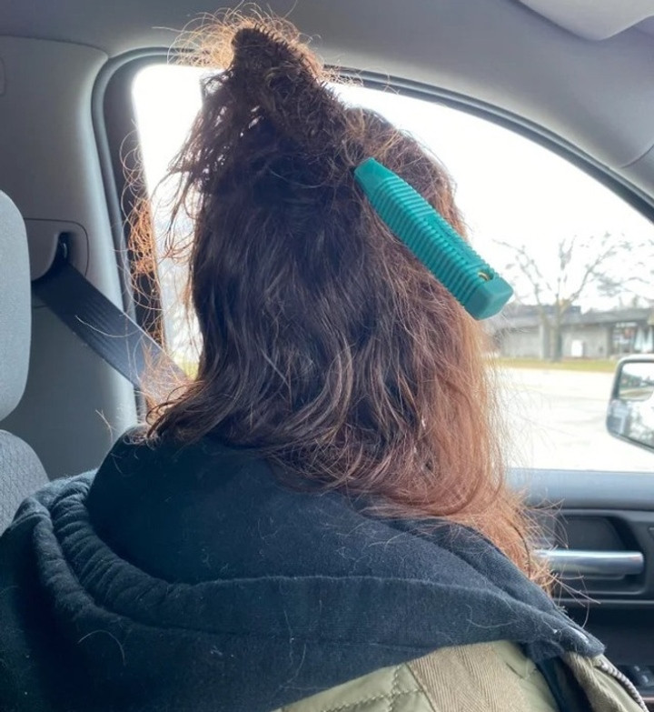 Xem ra có người sắp được đổi kiểu tóc mới rồi.