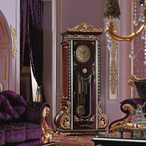  Năm nay, quà Tết chế tác từ vàng được khách hàng khá ưa chuộng với giá từ vài triệu đến hàng trăm triệu đồng. Chiếc đồng hồ mạ vàng trong ảnh là món quà Tết có giá lên tới 180 triệu đồng