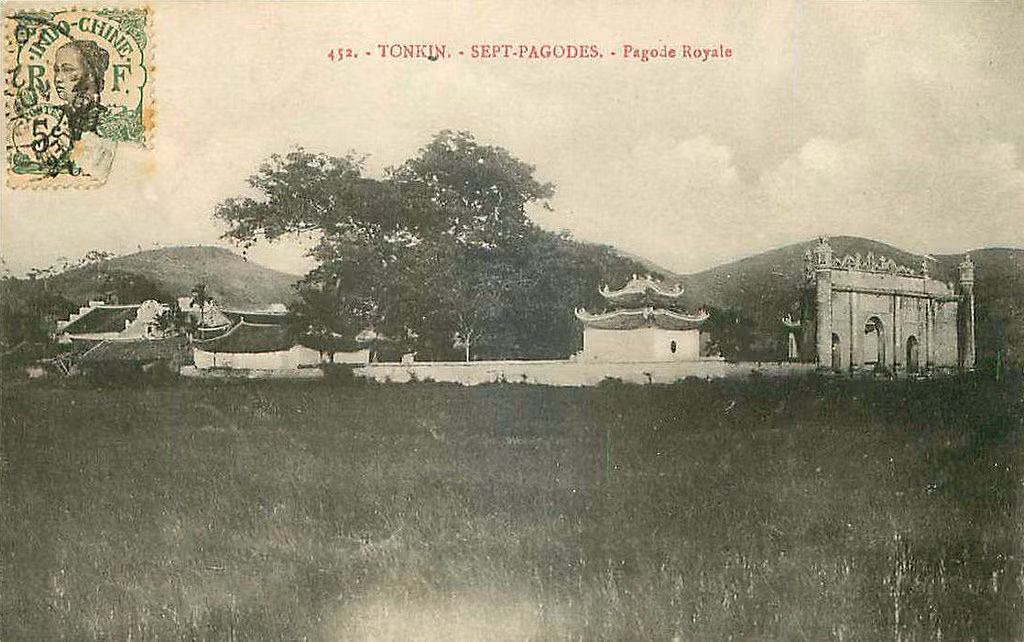 Hình ảnh toàn cảnh đền Kiếp Bạc trong một bưu thiếp cổ. Ảnh tư liệu.