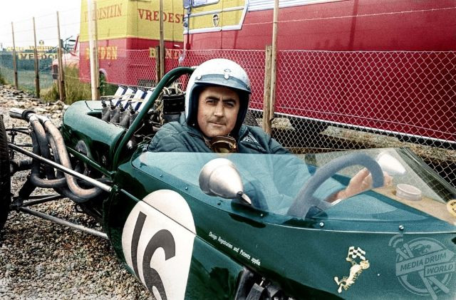 Tay đua Jack Brabham tại giải đua Dutch Grand Prix, Hà Lan năm 1966. Ảnh: Mario Unger.