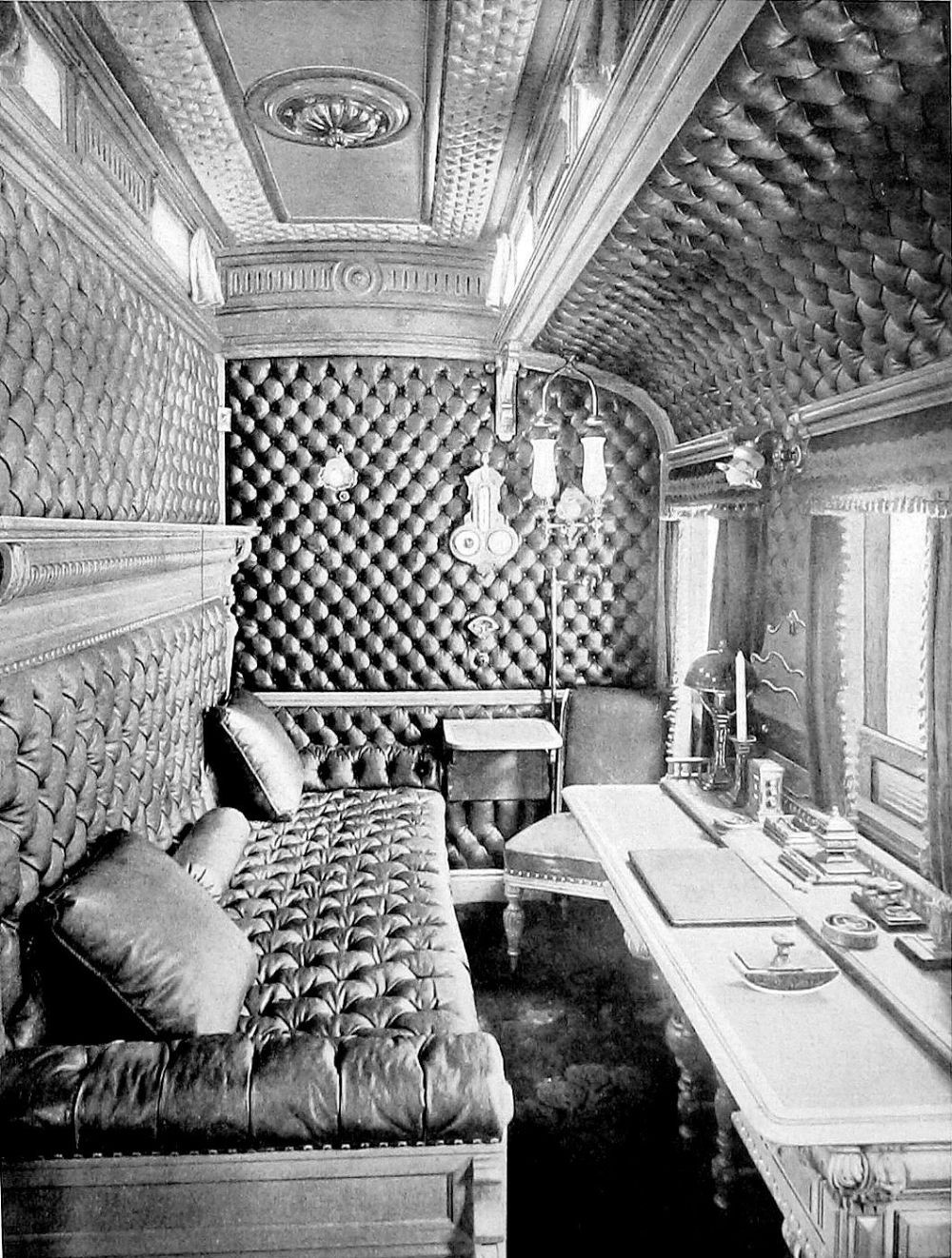 Nội thất trong một khoang tàu.