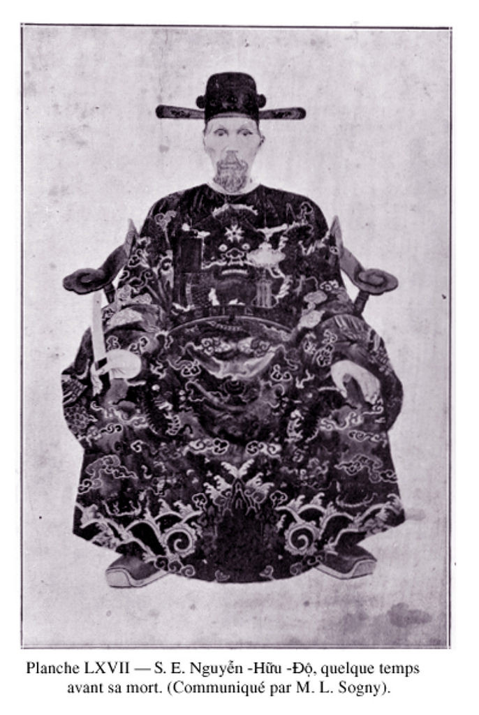 Chân dung quan đại thần Nguyễn Hữu Độ, năm 1888. Ông Nguyễn Hữu Độ (1813-1888) làm quan thời vua Đồng Khánh, là vị quan Kinh lược sứ Bắc Kỳ đầu tiên của nhà Nguyễn. (Kinh lược sứ là chức danh đại diện nhà vua đi thi hành một sứ mệnh cụ thể và nhất thời). Ảnh tư liệu.