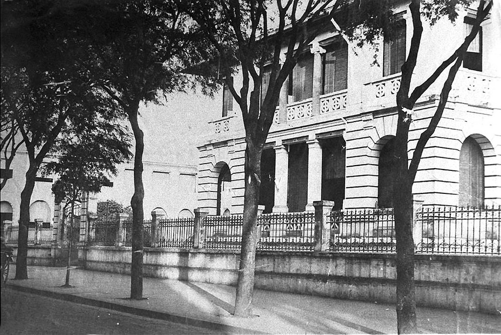 Dinh Thượng thư Nội vụ trong một bức ảnh chụp năm 1890. Ảnh tư liệu.