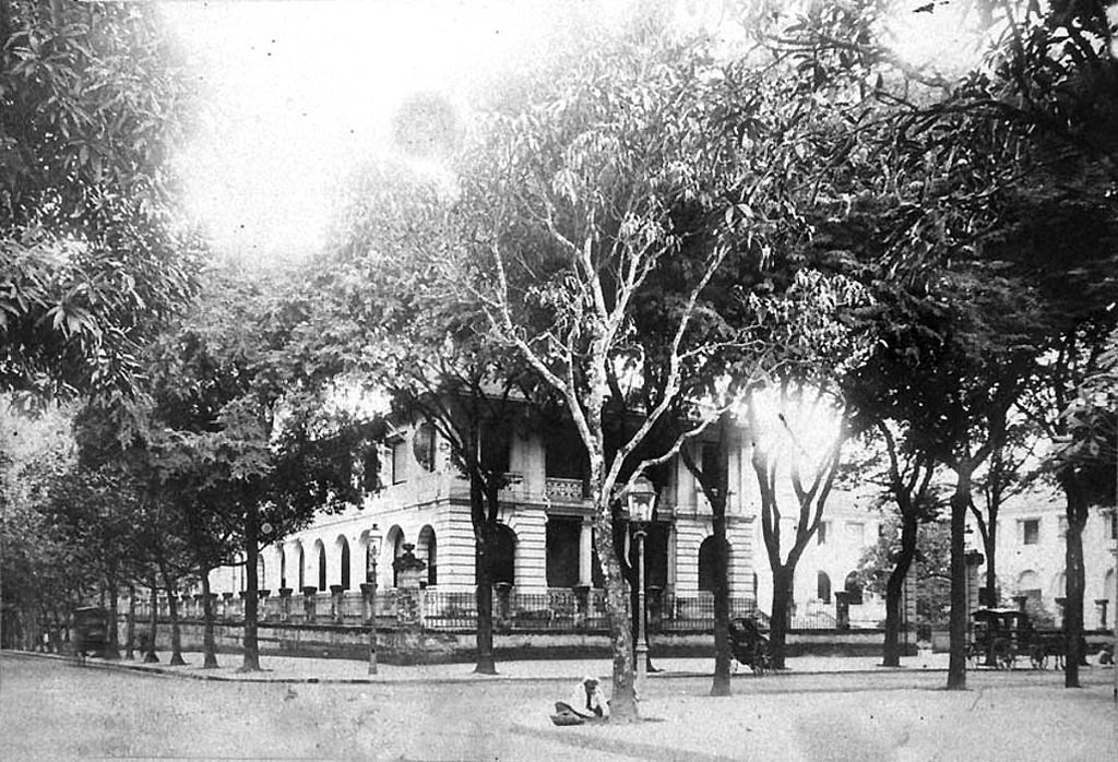 Dinh Thượng thư Nội vụ nhìn từ góc Catinat - De Lagrandière, nay là góc Đồng Khởi - Lý Tự Trọng. Ảnh tư liệu.