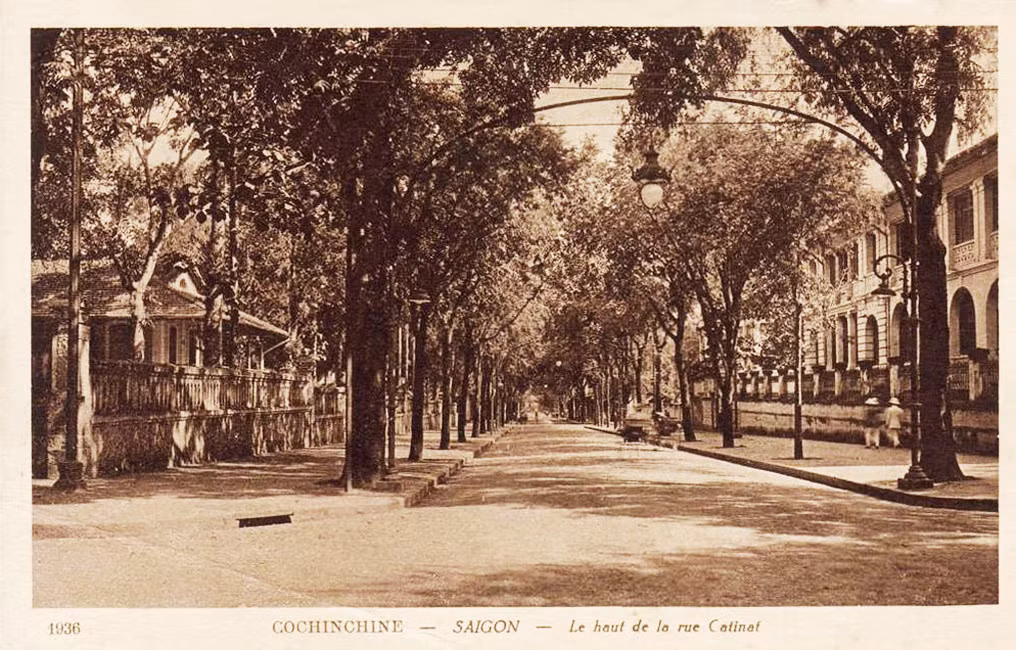 Đường Catinat nhìn từ ngã tư Catinat - De Lagrandière, Dinh Thượng thư Nội vụ nằm bên phải. Ảnh tư liệu.