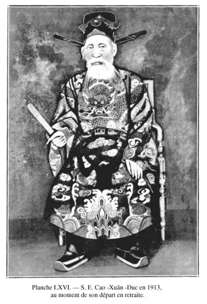 Chân dung quan đại thần Cao Xuân Dục năm 1913. Ông Cao Xuân Dục 1843–1923) là đại quan nhà Nguyễn, từng làm Tổng đốc Sơn Tây - Hưng Hóa - Tuyên Quang, Tổng đốc Định Ninh, Thượng thư Bộ Học, Đông các đại học sĩ, tổng tài Quốc sử quán. Ảnh tư liệu.
