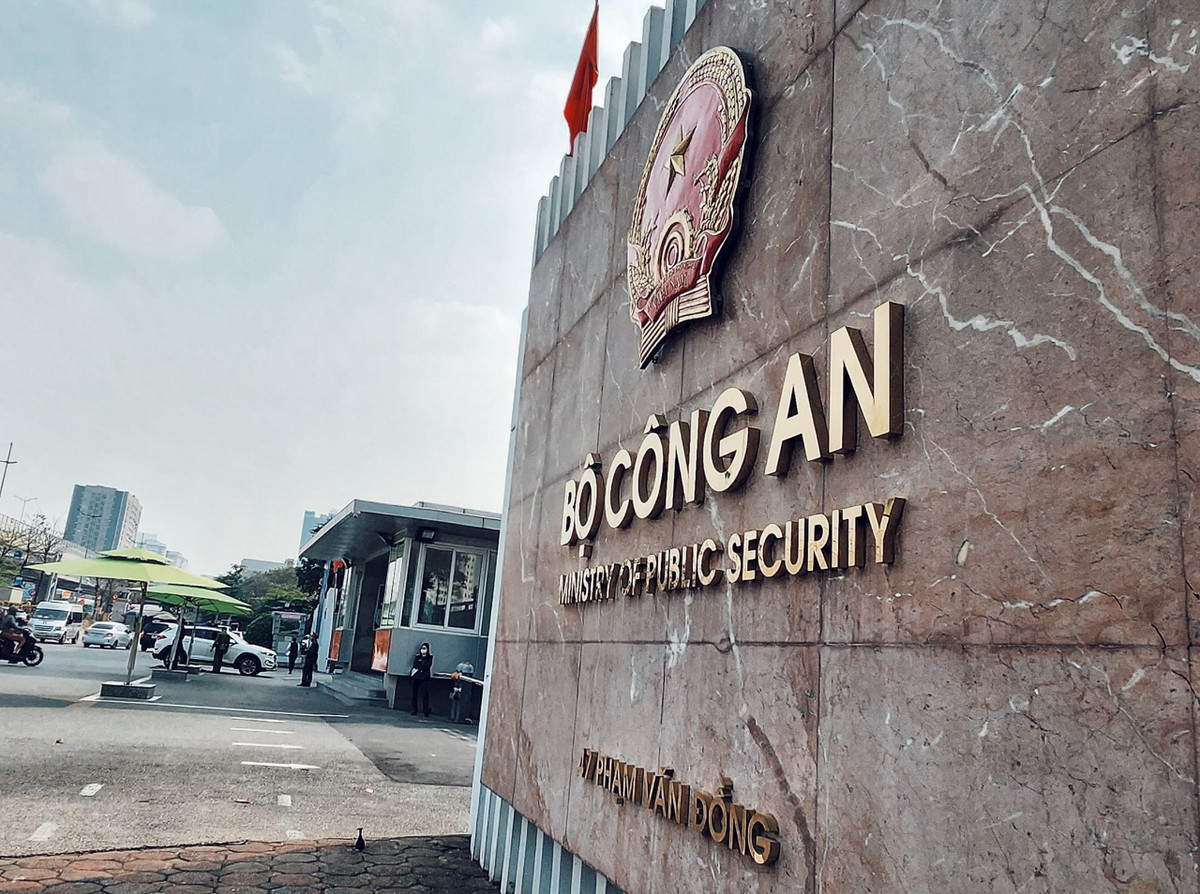 Bo Cong an huong dan lay phieu tin nhiem giam doc cong an tinh