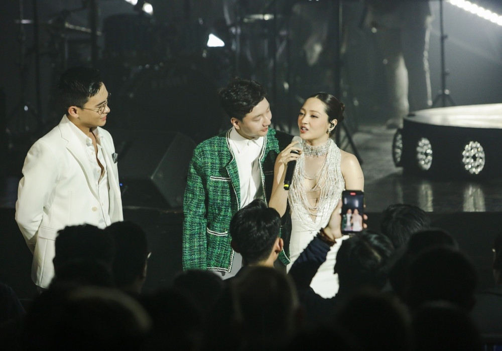 Bao Anh len tieng ve tin lay chong dai gia, bi mat sinh con-Hinh-2