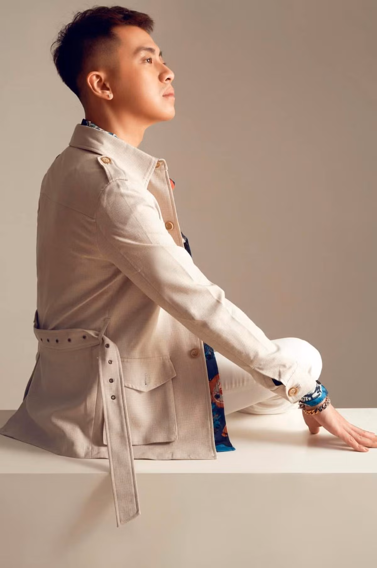 Trang cá nhân của DJ Thái Hoàng có hơn 299.000 lượt theo dõi. Những bản nhạc mix sôi động của DJ Thái Hoàng được chia sẻ trên YouTube thu hút rất nhiều lượt xem.