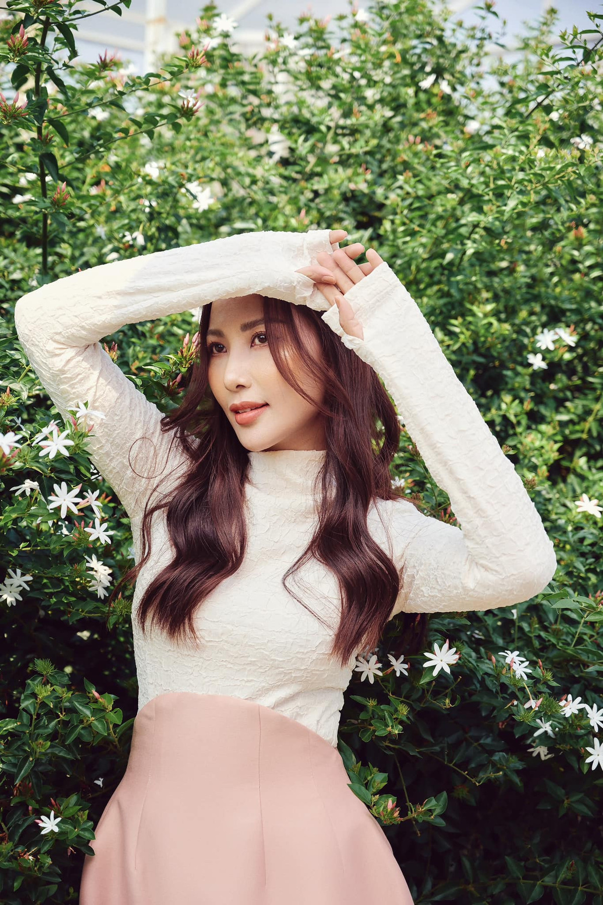 BTV Quỳnh Hoa xinh đẹp dịu dàng.