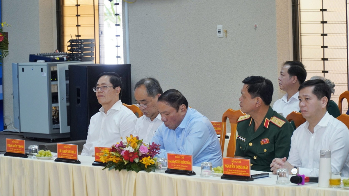 Chương trình gặp mặt đại diện Thường trực Ban Liên lạc chiến sĩ cách mạng Việt Nam bị địch bắt, tù đày và các đại biểu cựu tù chính trị Côn Đảo còn có sự tham dự của đại diện lãnh đạo các cơ quan, bộ, ngành, đoàn thể ở Trung ương và tỉnh Bà Rịa-Vũng Tàu.