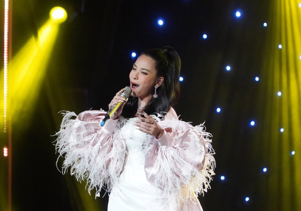 "O Sen" Ngọc Mai thể hiện tiết mục Vũ khúc của gió. Nữ ca sĩ năm nay cũng được đề cử ở 1 hạng mục nhưng không giành được chiến thắng.