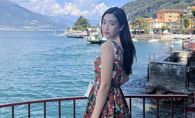 Trước khi kết hôn, cặp đôi cùng nhau đi du lịch nước ngoài. Loạt ảnh của Đỗ Mỹ Linh không ai khác do chính thiếu gia Đỗ Vinh Quang chụp.