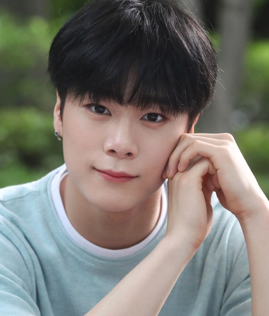 Ca si Moonbin qua doi o tuoi 25, canh sat nghi tu tu