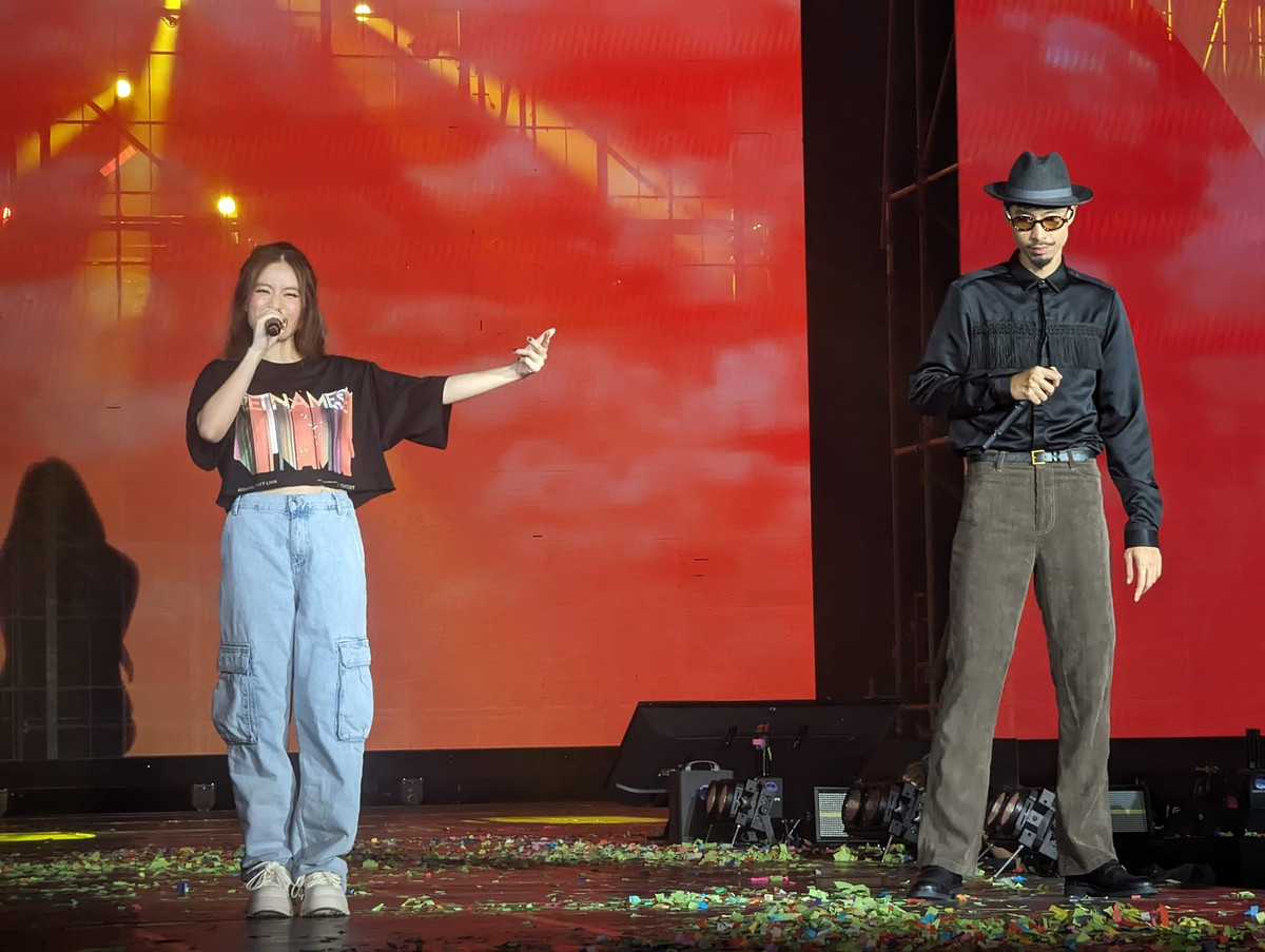 Hoàng Thùy Linh ẩn ý công khai yêu Đen Vâu? Hoang Thuy Linh an y cong khai yeu Den Vau?