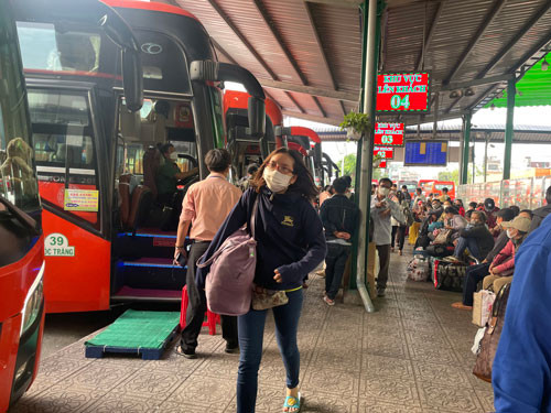 Vé xe Tết bắt đầu nóng - Hình 2 Ve xe Tet bat dau nong-Hinh-2