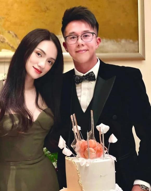 Ngay sau khi đăng tải, bài viết này của Hoa hậu Hương Giang đã nhận được sự quan tâm lớn. Như vậy, sau thời gian chia tay Matt Liu, cô nàng vẫn đang độc thân và chưa hề có người mới. Thậm chí, nàng Hậu dường như vẫn ngại mở lòng và chưa sẵn sàng với việc tìm kiếm một tình yêu mới hậu chia tay Matt Liu.