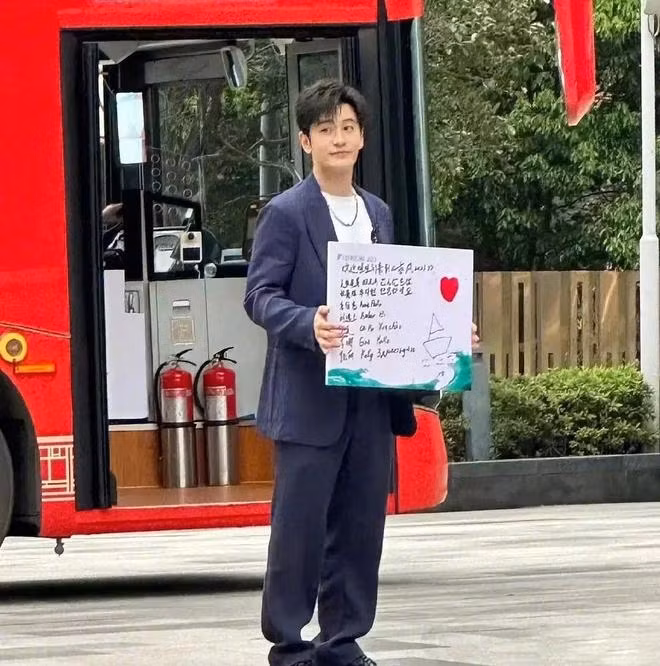 Huynh Hieu Minh cam bien co chu 