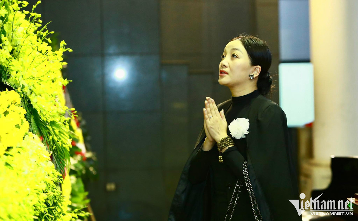 Ca sĩ Phạm Thu Hà.