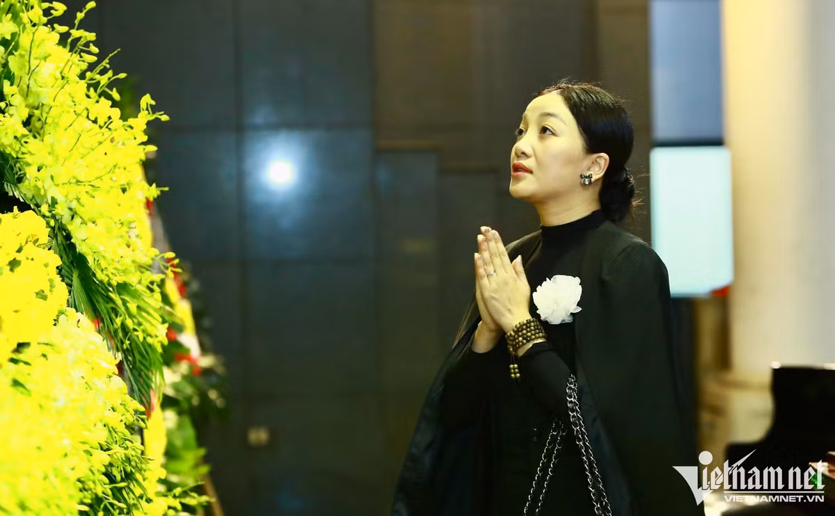 Ca sĩ Phạm Thu Hà.