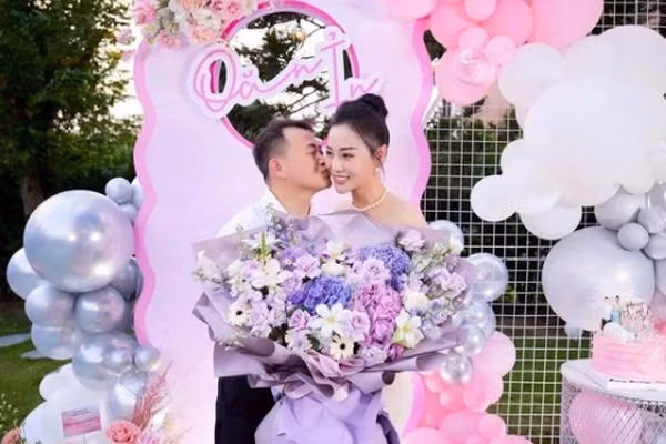 Me Shark Binh noi gi khi con trai ket hon voi Phuong Oanh?