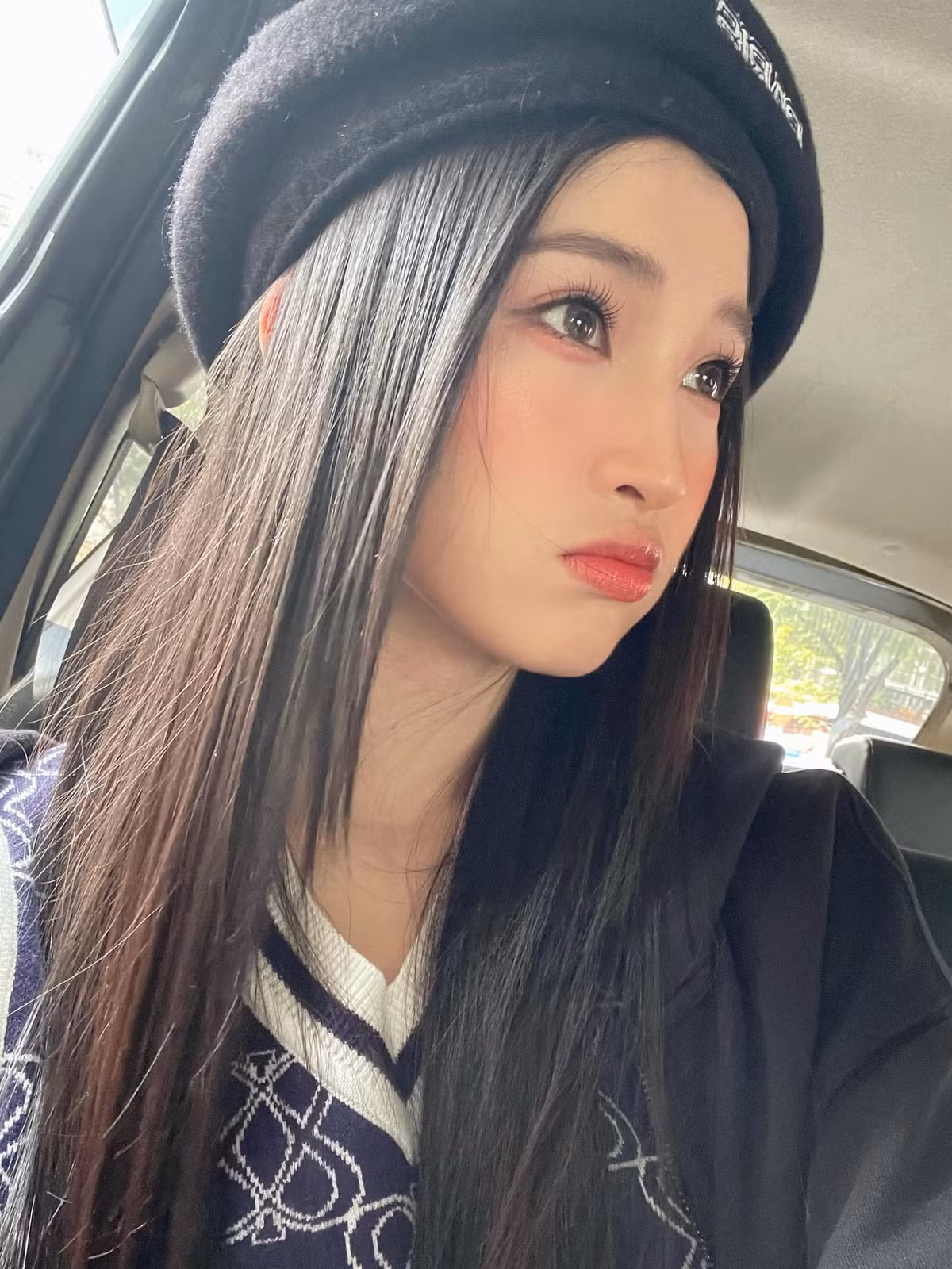 Noo Phuoc Thinh tam trang, a hau Phuong Nhi dep ngot ngao