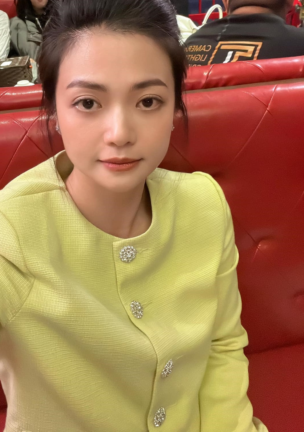 Noo Phuoc Thinh tam trang, a hau Phuong Nhi dep ngot ngao-Hinh-10