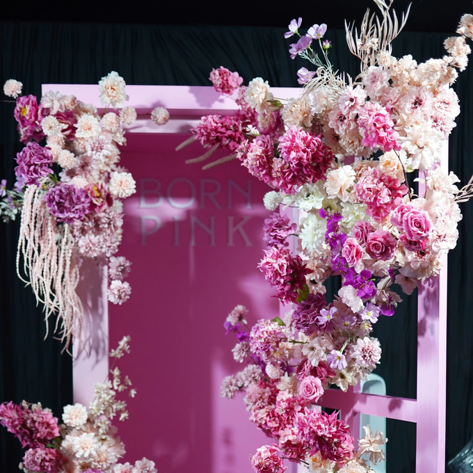 Phong cho sang chanh phu day hoa cua Blackpink tai san My Dinh-Hinh-5