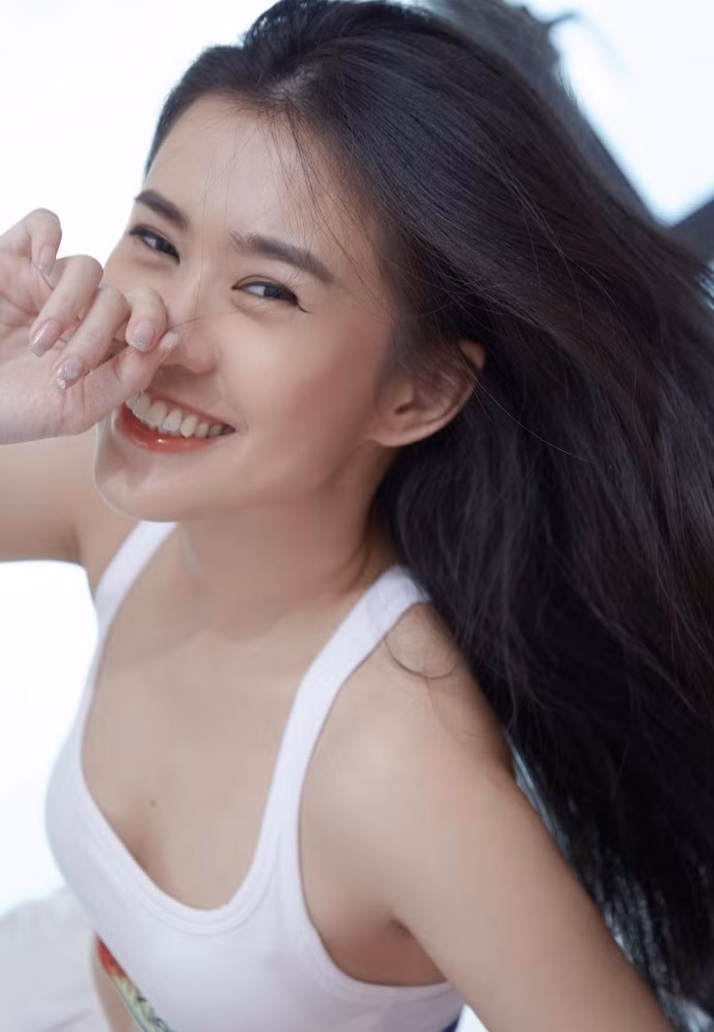 Dam Thu Trang tuoi tan ben Cuong Do La, Diep Lam Anh xinh dep-Hinh-4