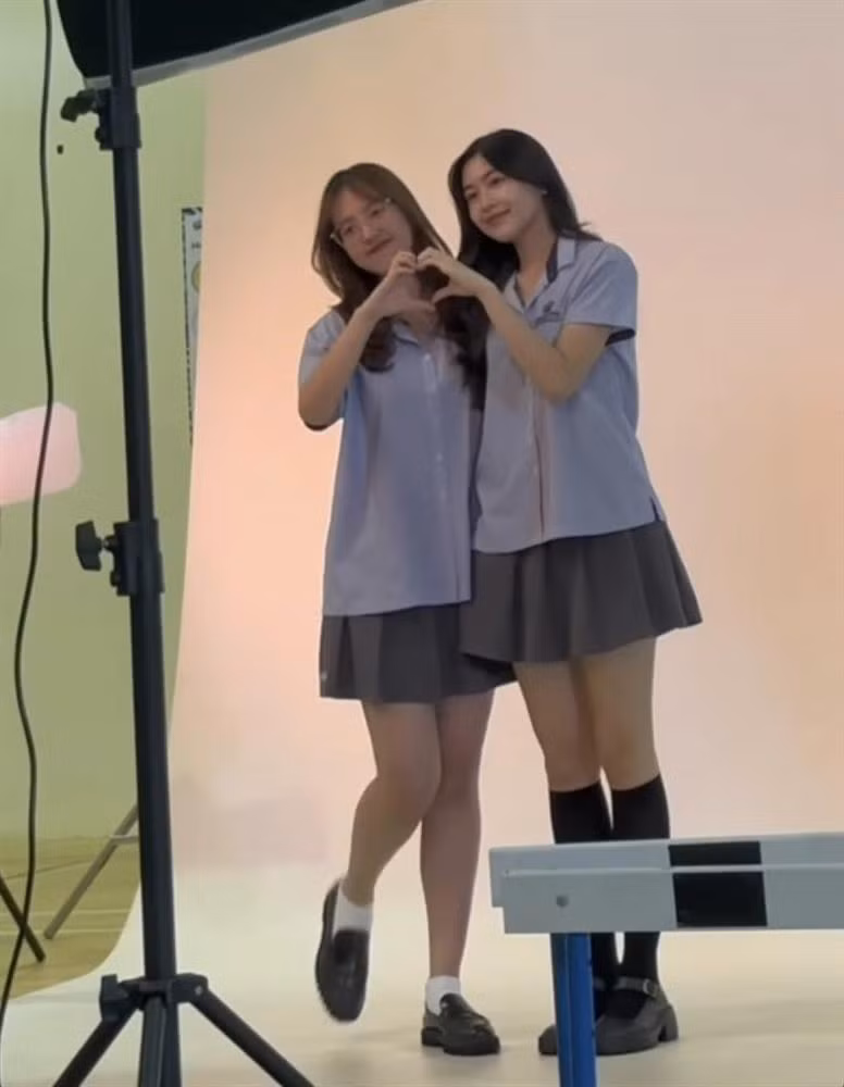 Chiều cao nổi bật nhất trong các nữ sinh của lớp.