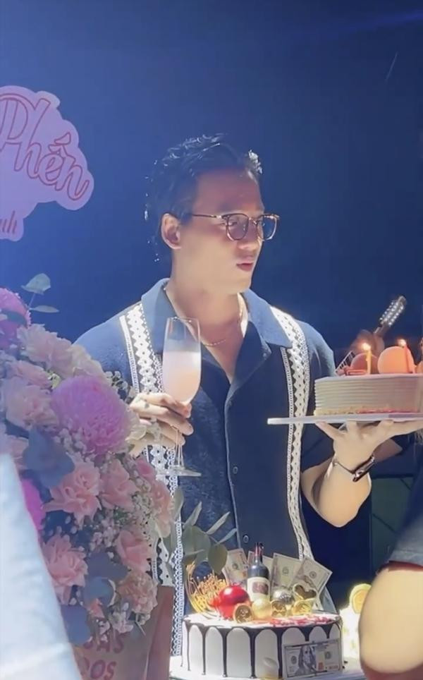 Mai Tai Phen sanh doi ben My Tam trong tiec sinh nhat