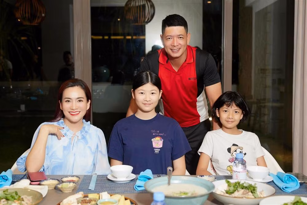 Nhiều mỹ nhân showbiz từng trầm trồ trước ngoại hình An Như, dí dỏm dự đoán sẽ là "siêu mẫu tương lai", "hoa hậu tương lai", "Thanh Hằng thứ hai"...