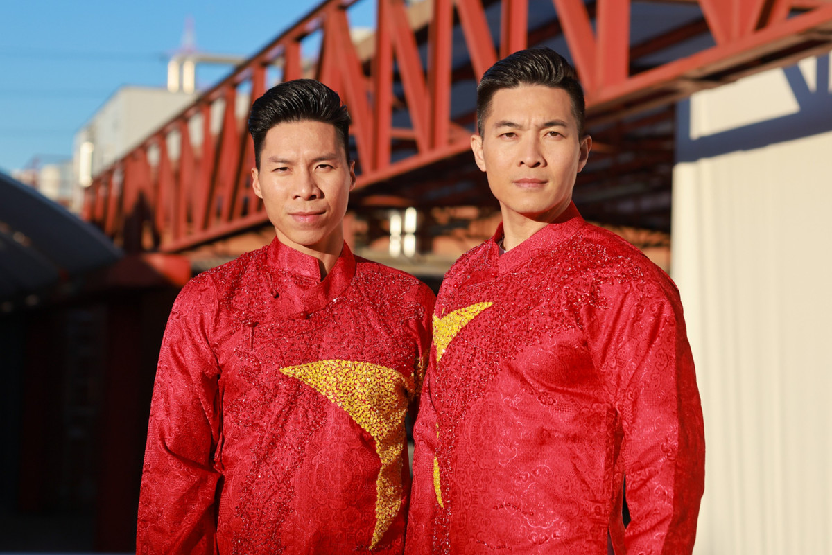 Đầu tháng 1 vừa qua, Quốc Cơ và Quốc Nghiệp nhận lời mời từ Tổ chức Kỷ lục Guinness thế giới. Họ bắt đầu tập vào ngày 15/1. Chuyến đi dự kiến kết thúc vào ngày 7/2.