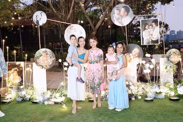 Mẹ con Á hậu Hoàng Oanh cũng đến chung vui với gia đình MC gốc Bắc.