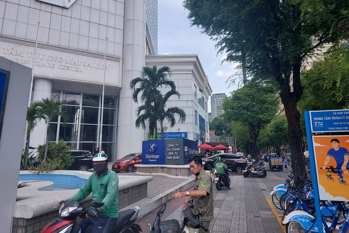 Cong ty tai chinh Shinhan o quan 1, TP HCM bi cong an kiem tra