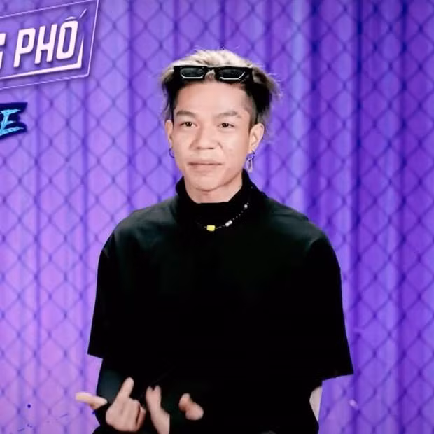 NEGA gây ấn tượng với vẻ ngoài cá tính.