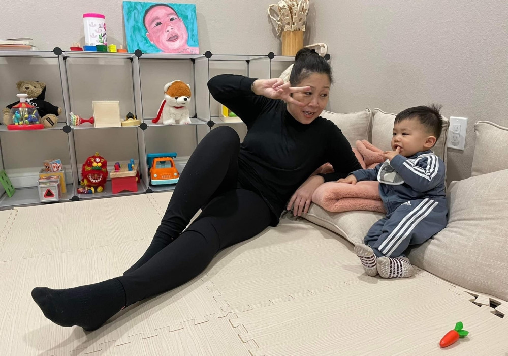 NSND Hồng Vân khoe khoảnh khắc vui đùa cùng cháu ngoại.