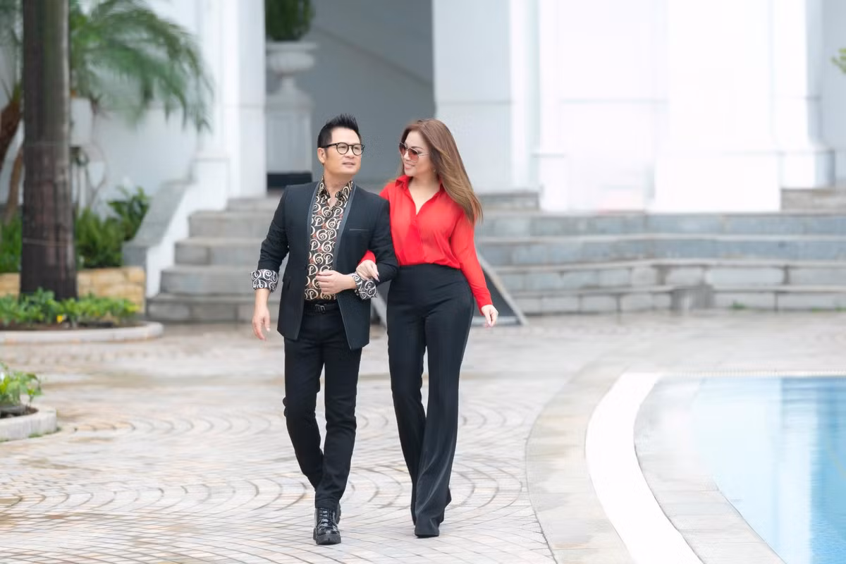 Cặp bài trùng Bằng Kiều và Minh Tuyết sánh đôi tại Hà Nội.