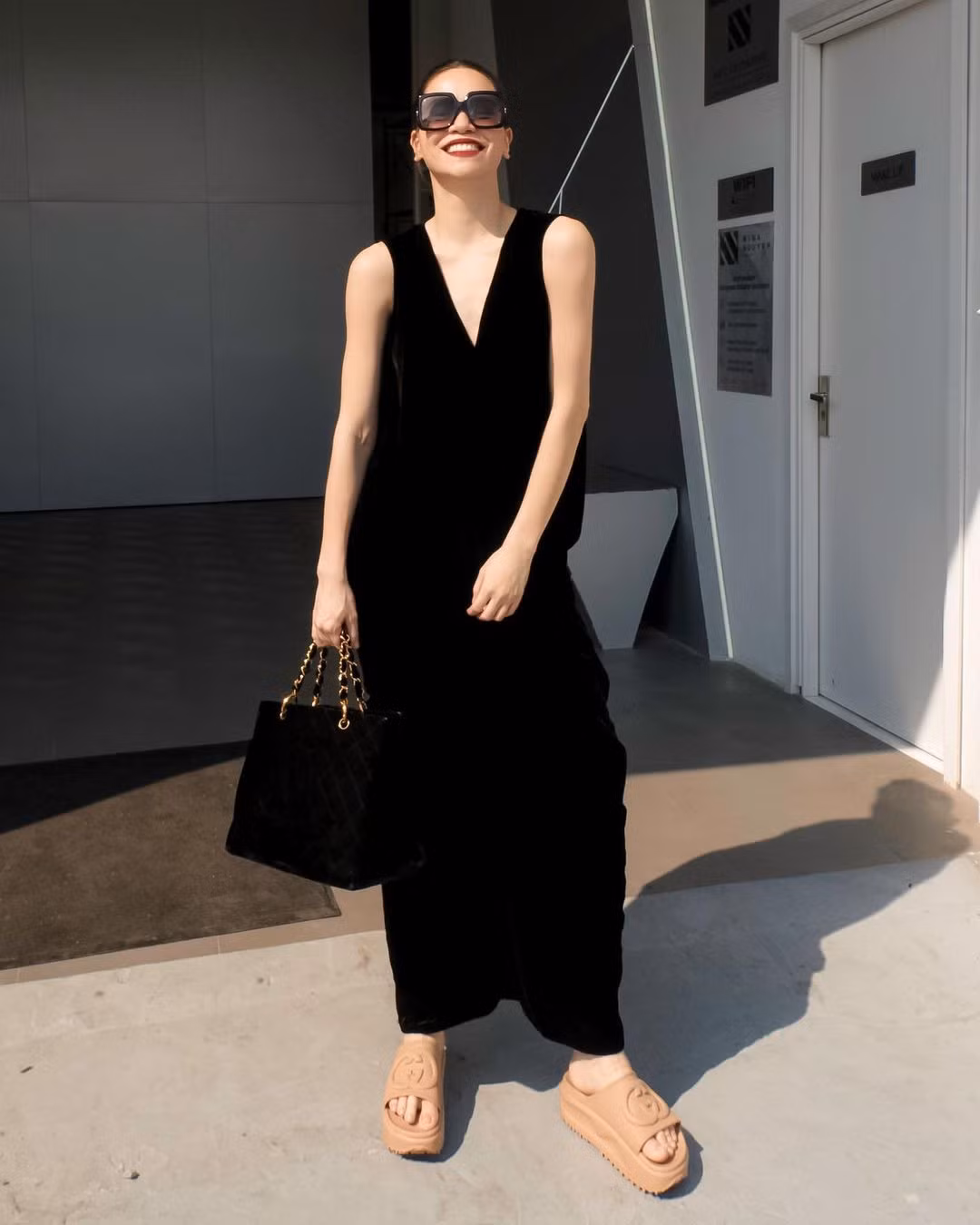 "Khi Hà muốn hôm nay phải làm việc thật hiệu quả, mỗi buổi sáng thức dậy Hà sẽ biết ơn vẫn được tỉnh giấc đầy năng lượng và hạnh phúc bên người thân", Hồ Ngọc Hà chia sẻ.