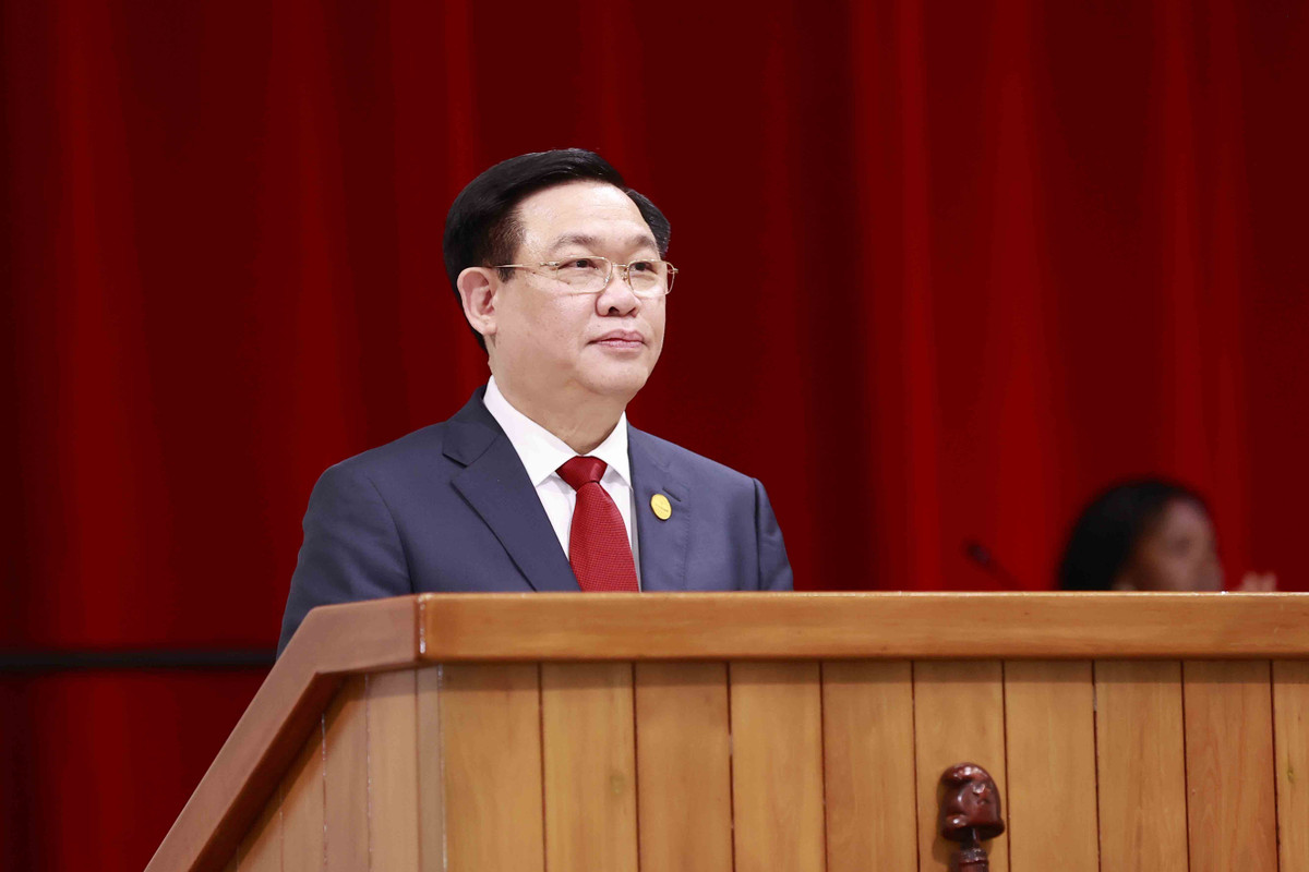 Thong diep xuc dong cua Chu tich Quoc hoi Vuong Dinh Hue truoc Quoc hoi Cuba-Hinh-2