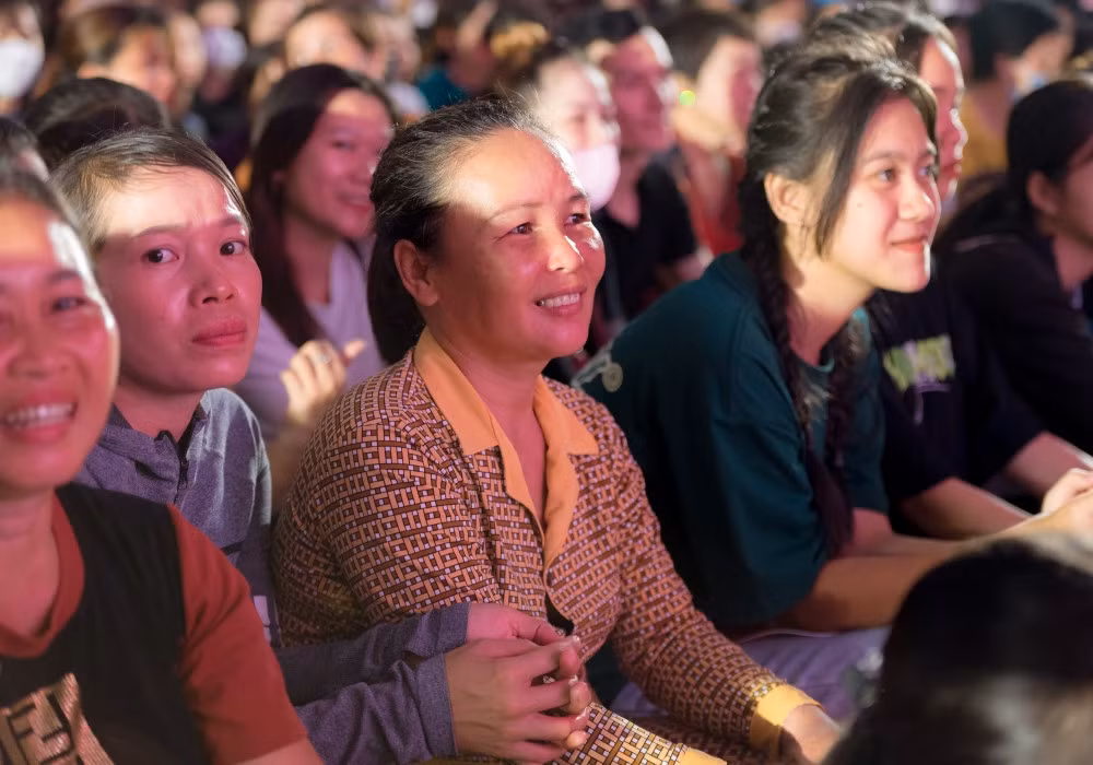 Lật mặt 6: Tấm vé định mệnh thuộc thể loại hành động - giật gân. Dự án mới mang thông điệp về gia đình, tình anh em - đề tài sở trường của Lý Hải. Dàn diễn viên gồm Tiết Cương, Huy Khánh, Trung Dũng, Diệp Bảo Ngọc. Đạo diễn cũng dành nhiều "đất" cho các gương mặt trẻ như Trần Kim Hải, Huỳnh Thi, Tú Tri, Quỳnh Như.