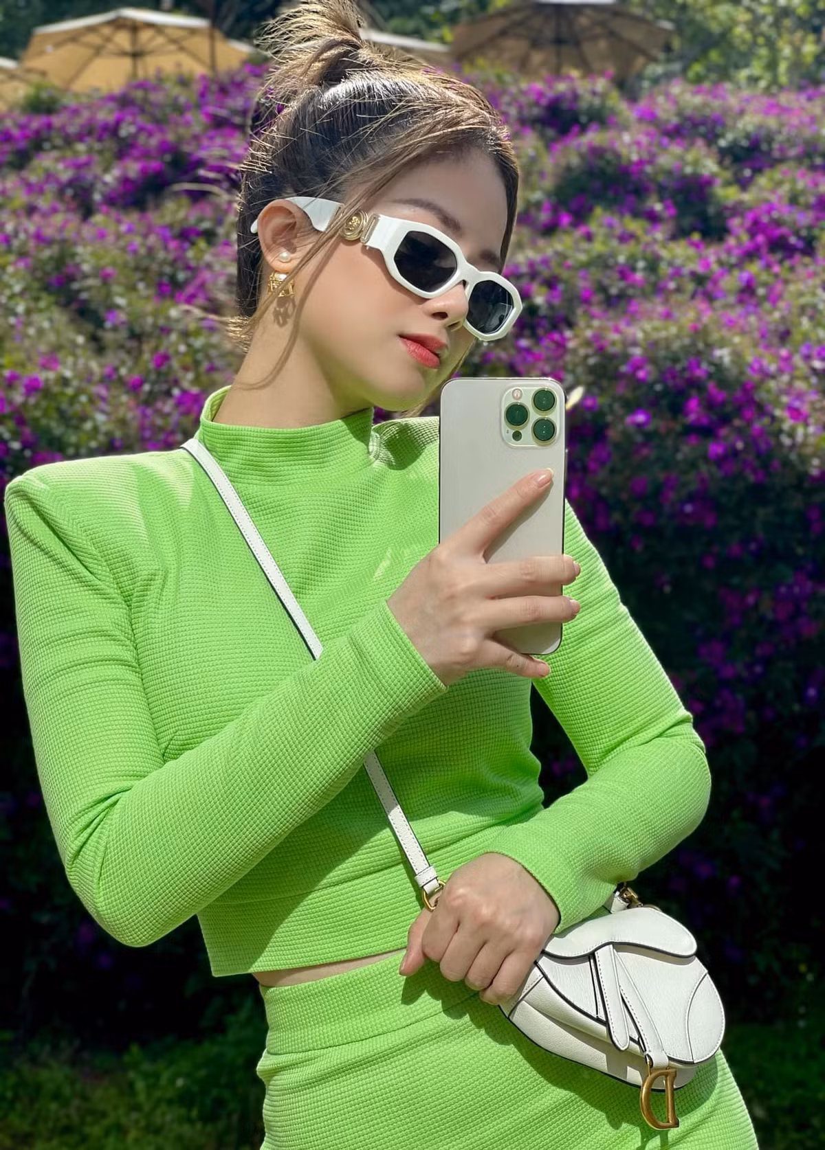 Dương Hoàng Yến triết lý về tình yêu: “Thứ ngốc nghếch hơn cả yêu thầm, đó chính là yêu thầm lẫn nhau”.