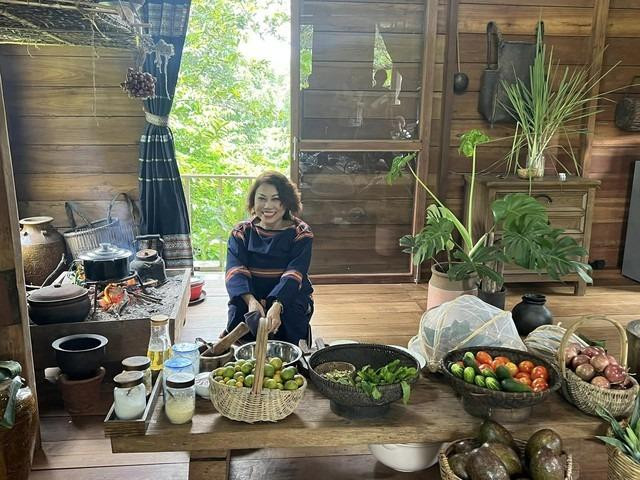 Siu Black khoe voc dang thon gon sau thoi gian o an-Hinh-2