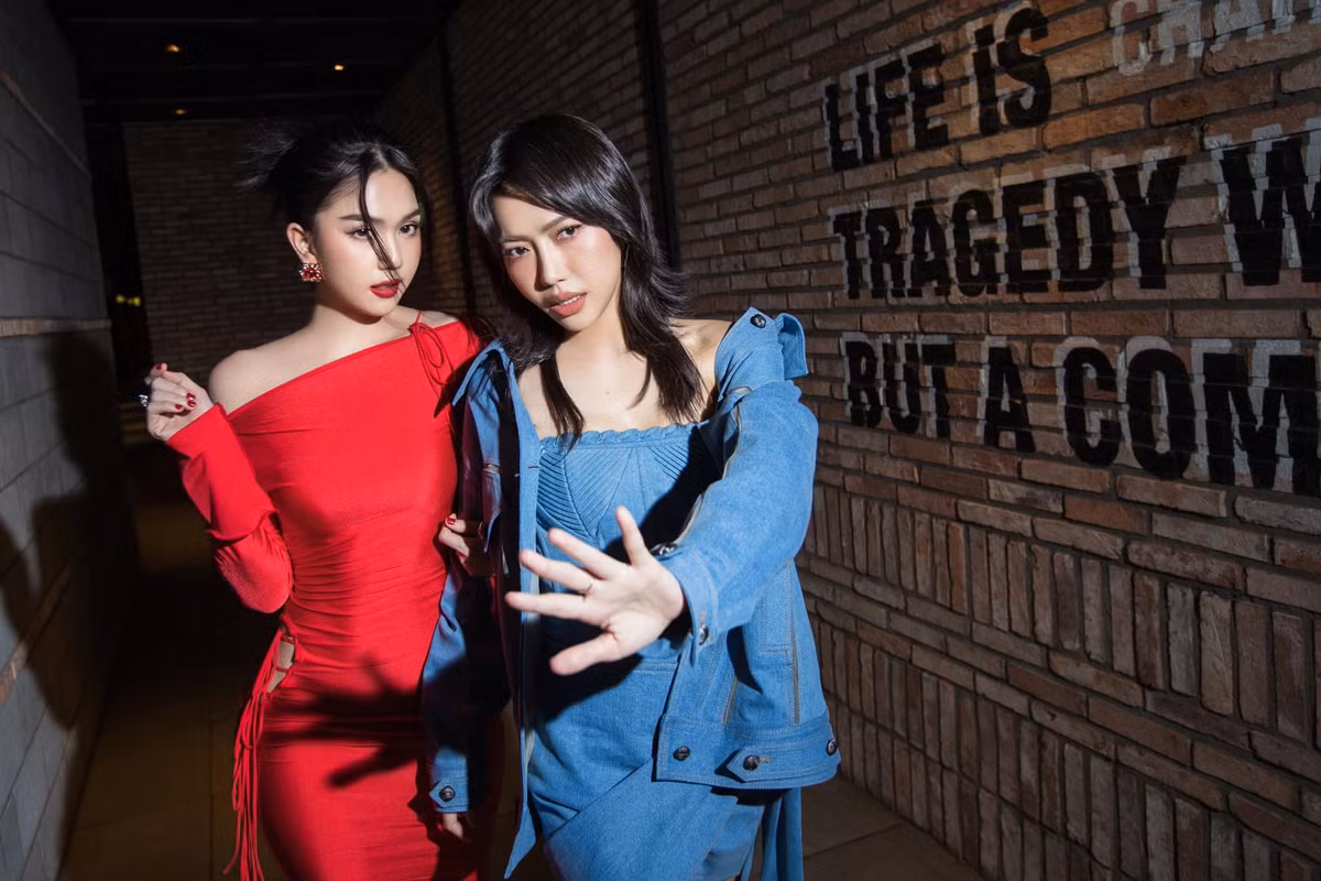 Huong Giang khang dinh doc than, Thao Van vui ve ben Cong Ly-Hinh-10